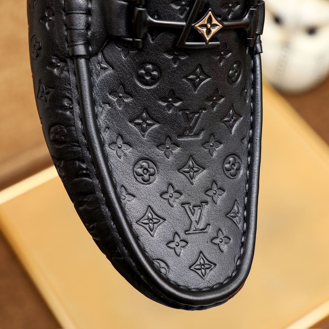 Louis Vuitton Low Shoes